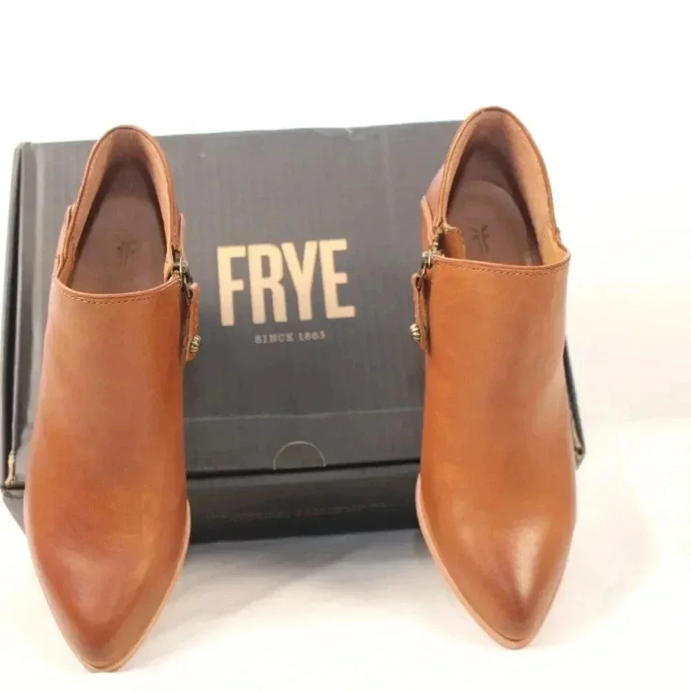 NWT FRYE SHOOTIE